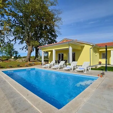 Paradiso With Private Pool Near Pula