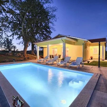 Paradiso With Private Pool Near Pula Villa